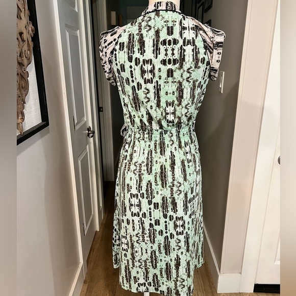 BCBGMAXAZRIA pale green and gray wrap summer short sleeve dress - Picture 8 of 15